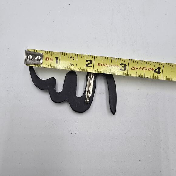 Vintage Black Acrylic Abstract Squiggle Brooch 80s 90s Y2K Modernistic Snake - Picture 4 of 5
